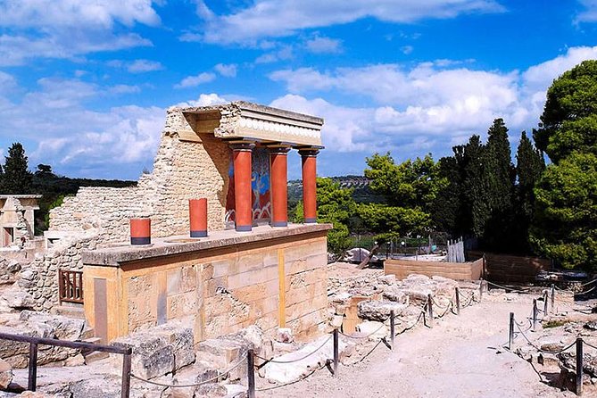 Labyrinth of Knossos (Shared Tour With Entry Tickets) - Highlights of the Palace Tour
