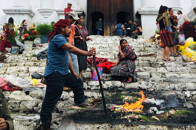 Lake Atitlán and Chichicastenango Market Tour - Exploring Chichicastenango Market