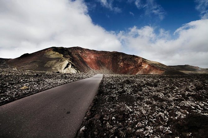 Lanzarote Minibus Tour: A Different Route - Exploring the Vineyard and Tasting Experience