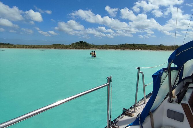 Laska Sailing Tours on the Lagoon Bacalar - Discover Cenotes and Remote Beaches