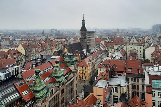 Legends of Old Town 1 Hour Walking Tour in Wroclaw - Group Size and Accessibility