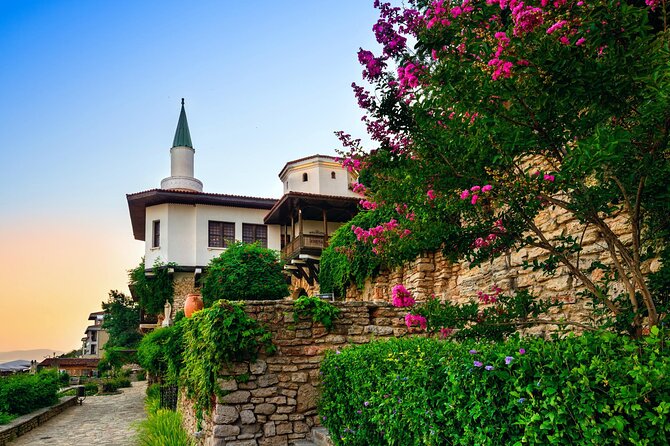 Lovey-Dovey Romantic Walking Tour in Balchik - Admiring the Exotic Botanic Garden