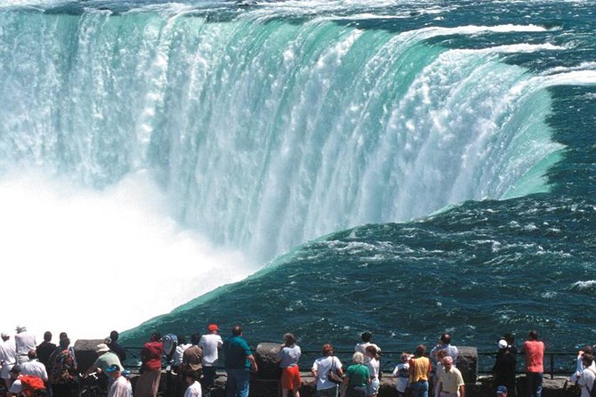 Low Cost:-Private Transfer: Niagara Falls Canada to Toronto Pearson Airport - Luggage and Accessibility