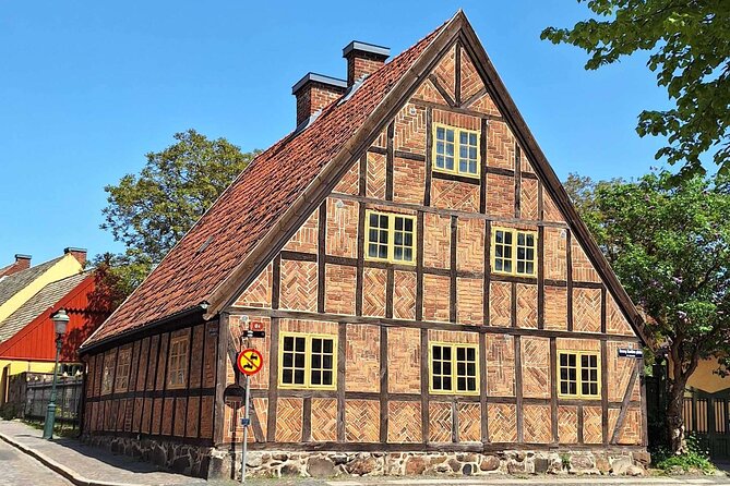 Lunds Medieval and Modern History Tour Review - Meeting and End Points