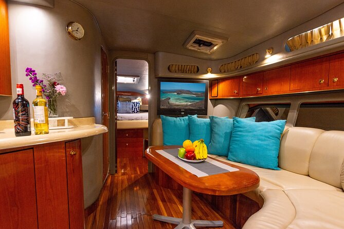 Luxury 42 Yacht Tour in Cabo for Snorkeling and Sunset - Extraordinary Tour Experience