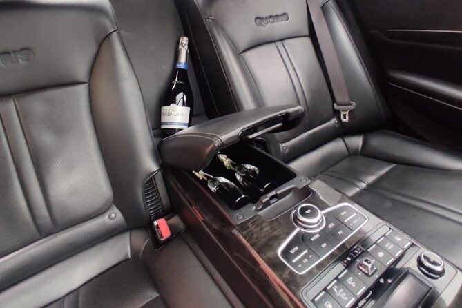 Luxury Airport Private Transfer SCL - Inclusions and Amenities