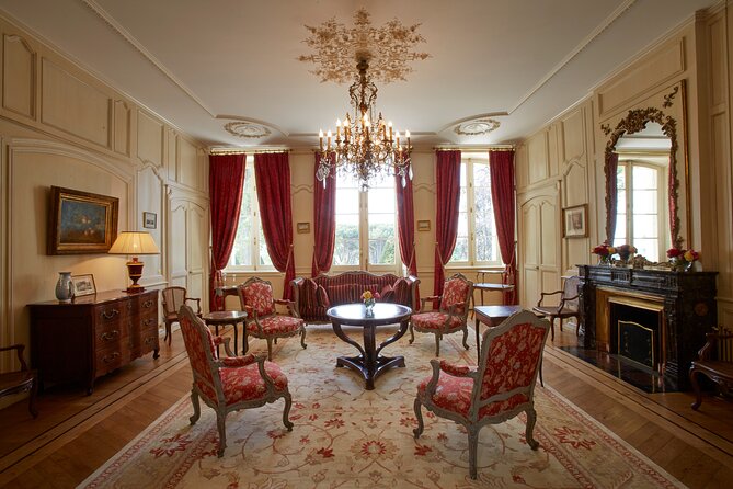 Luxury Tour of Château De La Dauphine - Included Experiences