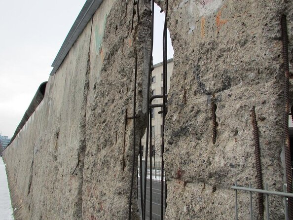 Majestic Berlin Wall Walking Tour: History Unveiled - Historical Significance