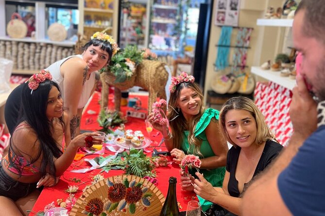 Make a Traditional Sevillian Headdress - Activity Description
