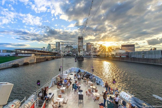 Montreal Gourmet Dinner Cruise With Music - Included Amenities