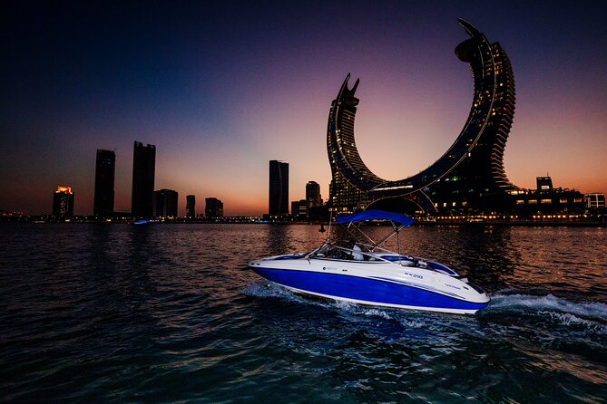 Moonlight Boat Cruise With Drinks - Onboard Amenities and Refreshments