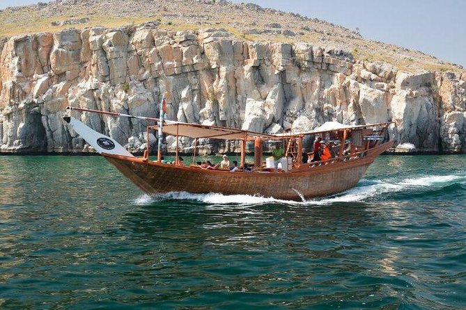 Musandam Khasab Full Day Dhow Cruise With Lunch - Onboard Amenities and Activities