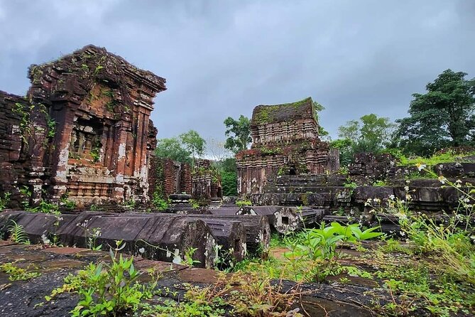 My Son Sanctuary Private Tour & Hoi An Walking Fullday Tour - Exploring Hoi Ans Old Town