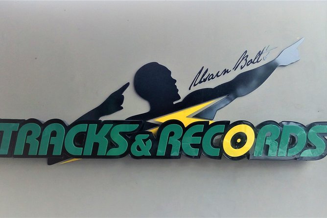 National Heroes of Jamaica and National Gallery Sightseeing Tour From Ocho Rios - National Gallery Exploration