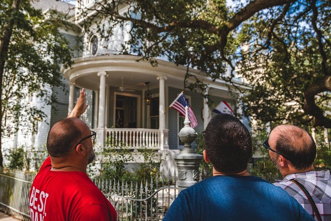 New Orleans Garden District Walking Tour - Meeting Location and Accessibility