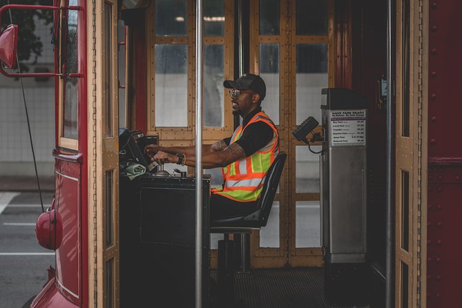 New Orleans Holiday Bus Tour: Jingling Through the Crescent - Accessibility Options