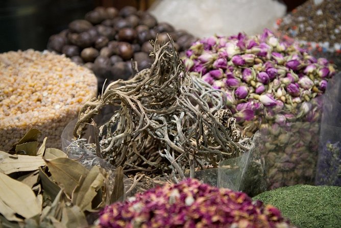 Old Dubai Shopping Tour (Textile, Spice and Gold Souq) - Shopping Highlights