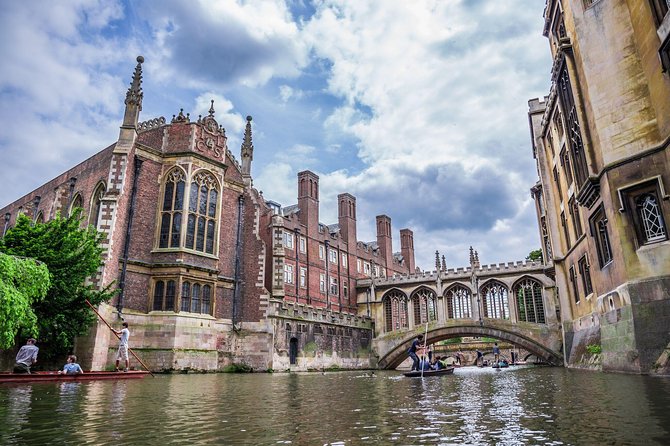 Oxford, Cotswolds & Stratford-Upon-Avon Tour With Christmas Lunch - Inclusions & Exclusions
