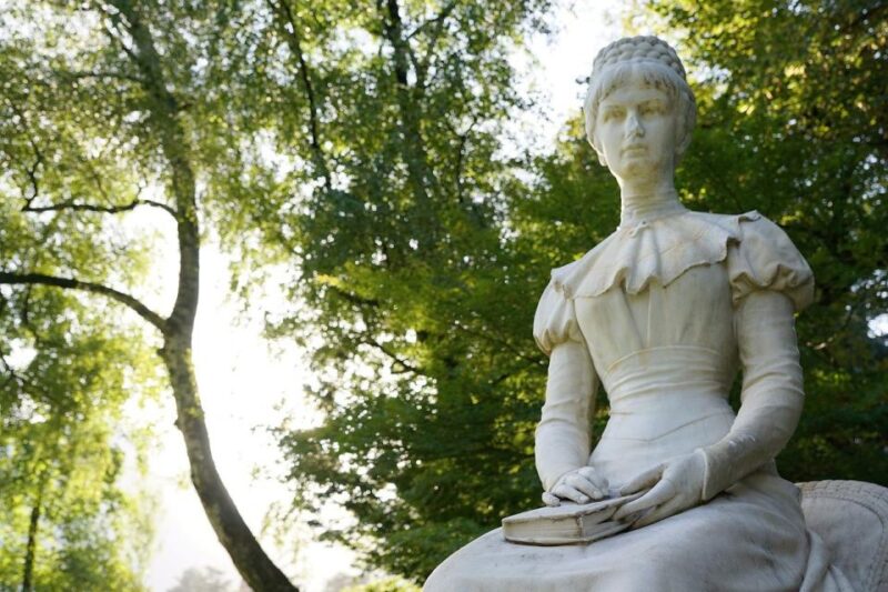 Palace of Queen Elisabeth Tour - Booking Information
