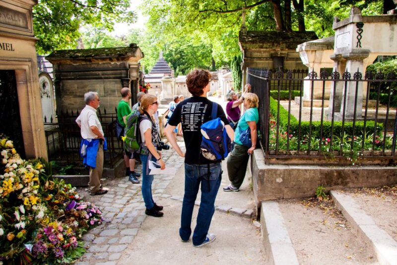 Paris: Famous Graves of Pere Lachaise Cemetery Guided Tour - Cemetery Highlights
