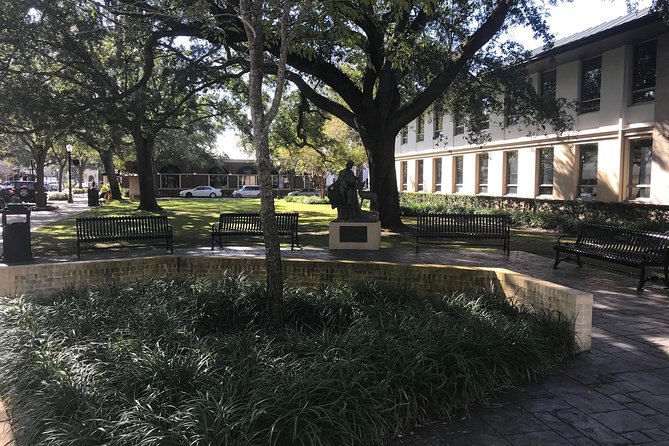 Peacocks, Presidents and Puzzles - The Winter Park Walking Tour + Boat - Fascinating Facts About Historical Figures