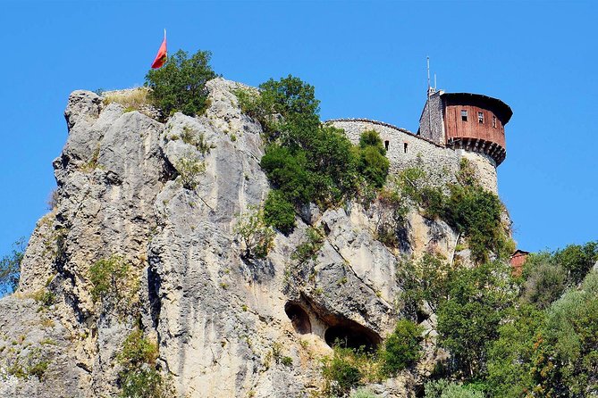 Petrele Castle Tour - Tour Duration and Inclusions