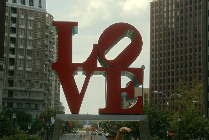 Philadelphia Museums Self-Guided Walking Tour & Scavenger Hunt - Key Features to Explore