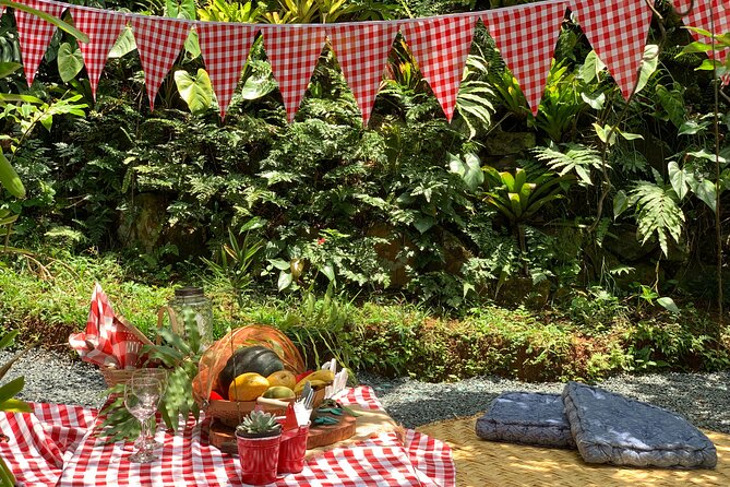 Picnic in the Garden - Inclusions