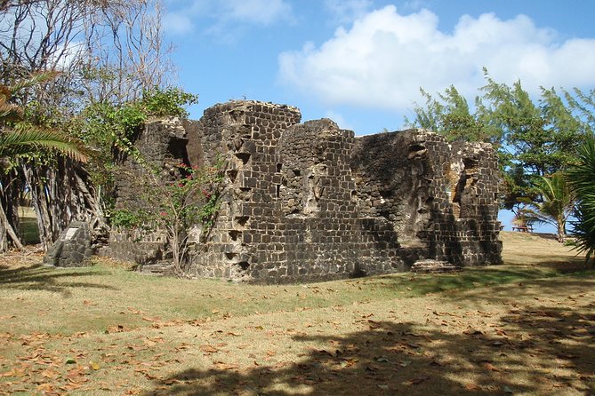Pigeon Island Shuttle Service Round Trip - Meeting and Pickup Details