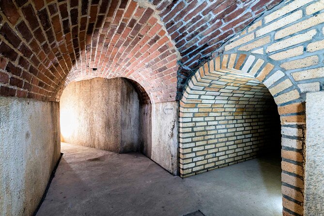 Pilsen Historic Underground Tour With a Glass of Beer - Exploring the Pilsen Underground
