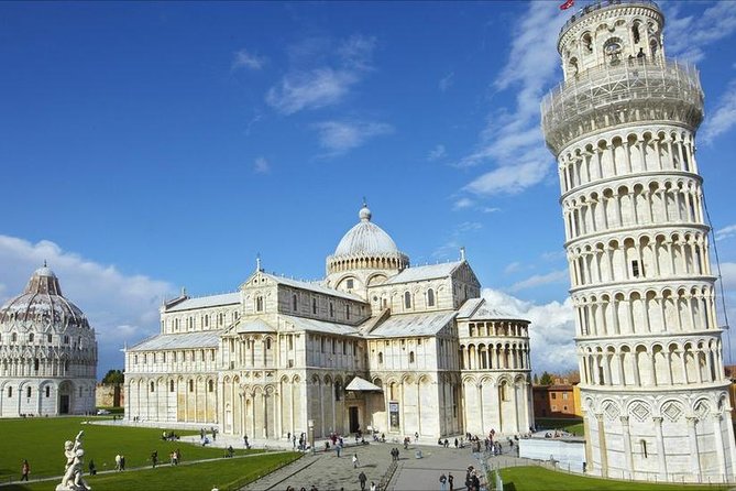 Pisa and Lucca Day Trip From Livorno - Lucca Highlights