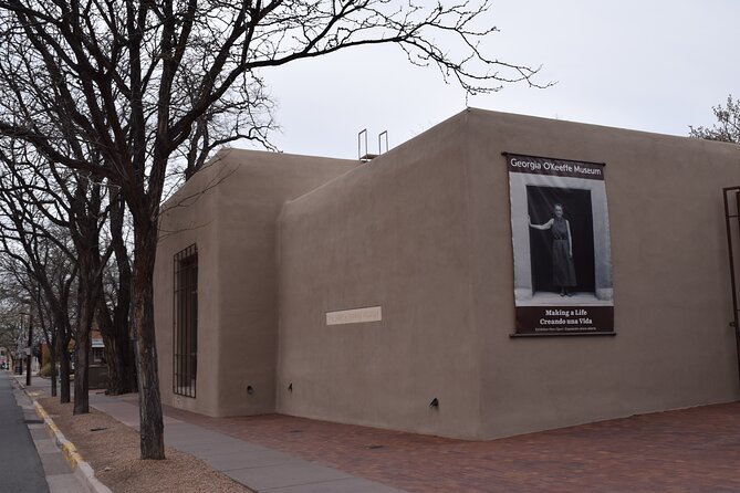 Plaza Sip, Savor, & History Walking Tour in Santa Fe - Knowledgeable Local Guides