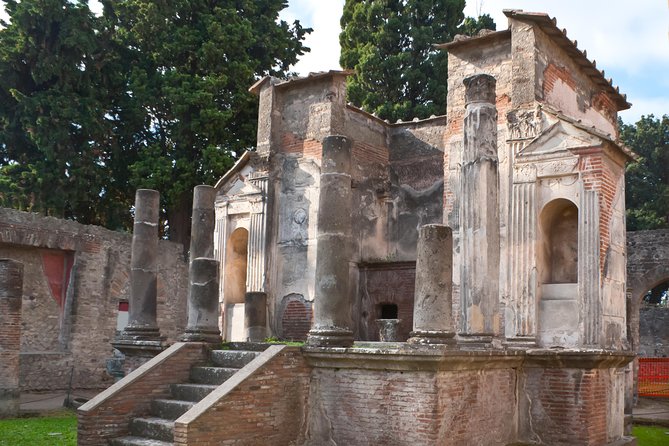 Pompeii Guided Walking Tour With Ticket - Meeting and Pickup