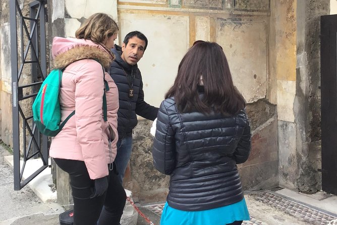 Pompeii With an Archaeologist, the Original!!! - Meeting and Pickup