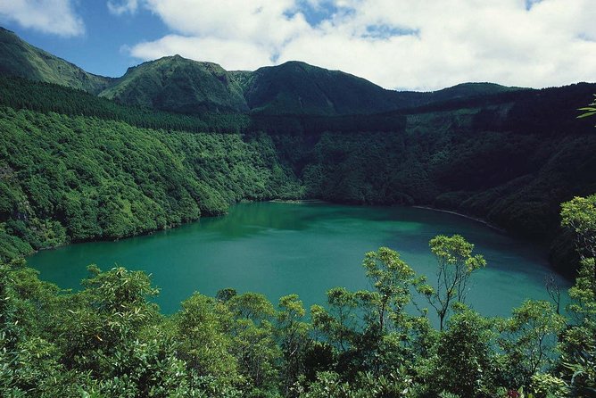 Ponta Delgada: SHORE EXCURSION to Sete Cidades Green & Blue Lakes - Inclusions
