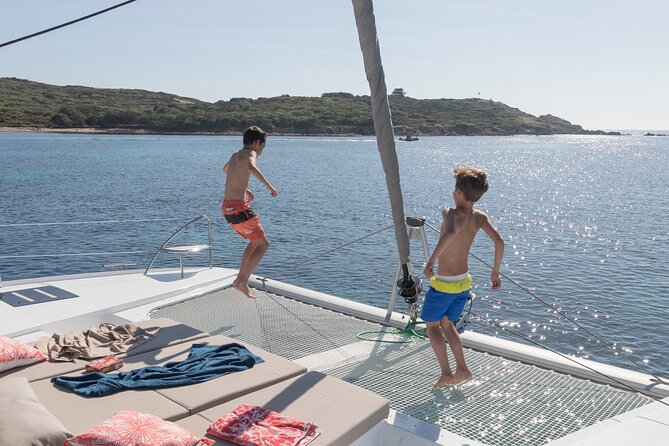 Private 5-Hour Cruise on Brand-New Luxury Catamaran in Mykonos (Max 19 Guests) - Catamaran Features
