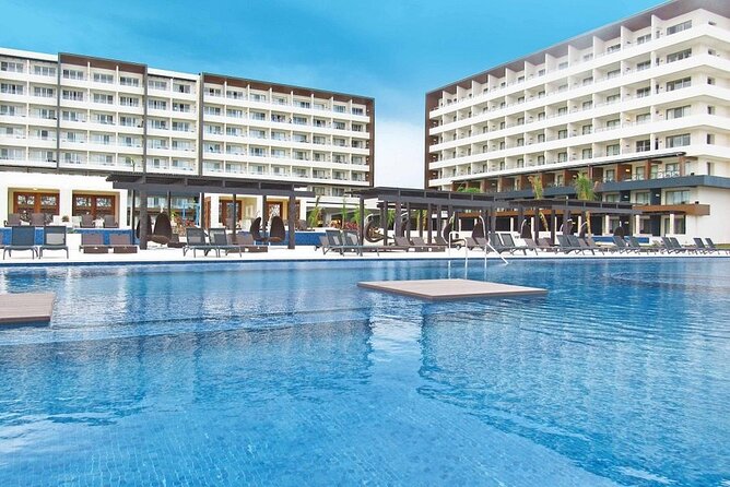 Private Airport Transfer to Royalton Blue Water Resort - Pickup Procedure