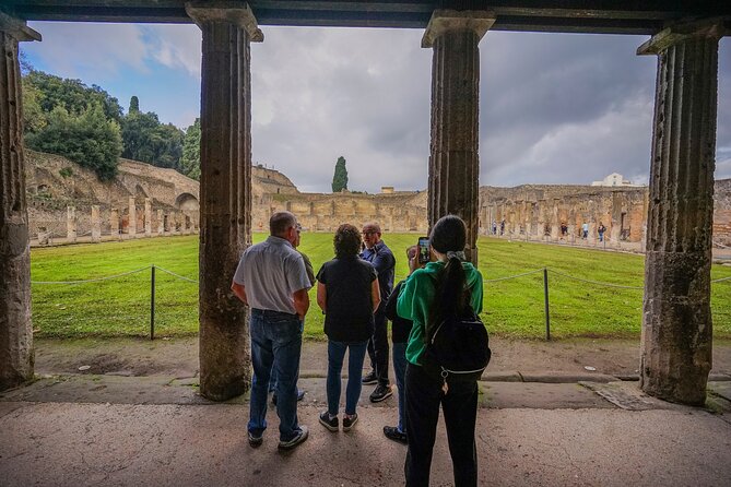 Private Guided Tour of Pompeii With Lunch in Winery - Tour Schedule