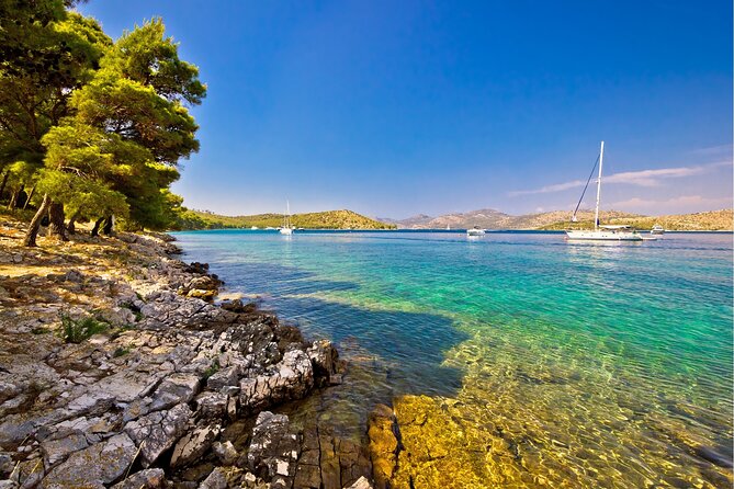 Private Half-Day Boat Tour With Snorkeling and Drinks - Inclusions and Accessibility