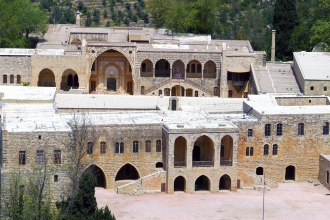 PRIVATE Half-Day Tour to Beiteddine Palace & Deir Elqamar - Discovering Moussa Castle