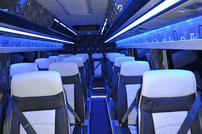Private Minibus Arrival Transfer: Gatwick to Central London Airport - Included Services and Amenities