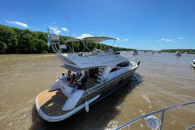 Private Navigation Through the Delta River - Experiencing the Private Navigation Tour