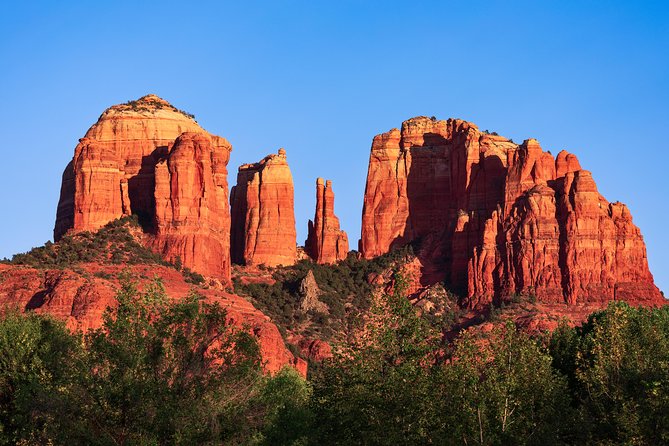 Private Sedona Scenic Full-Day in Luxury Car Tour - Pickup and Accessibility