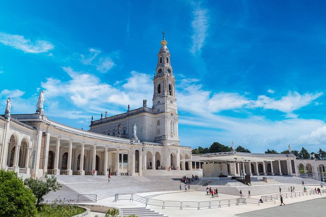 Private Tour Fátima, Batalha, Nazaré, and Óbidos - Inclusions and Amenities
