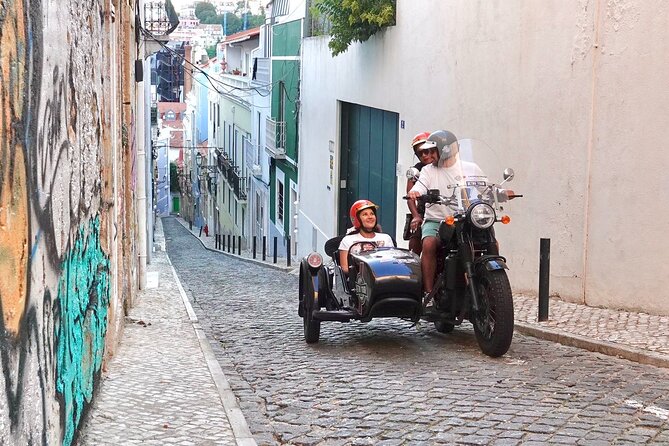 Private Tour | Lisbon, Street Art and Sidecar (45min/1 Hour) - Meeting and Pickup