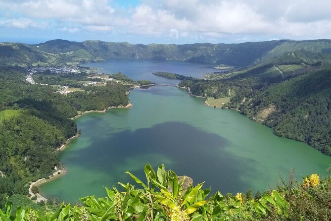 Private Tour of the Sete Cidades Lagoons in São Miguel - Meeting and Pickup