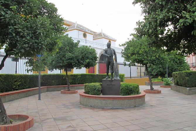 Private Tour Royal Palace+Cathedral+Walk Along the River+Triana Neighbourhood - Meeting Point Details