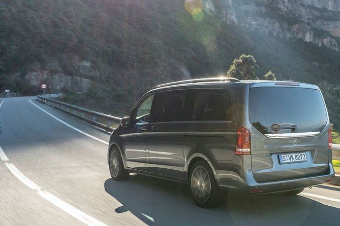 Private Transfer From Bergen Hotel to Bergen Airport - Driver Experience