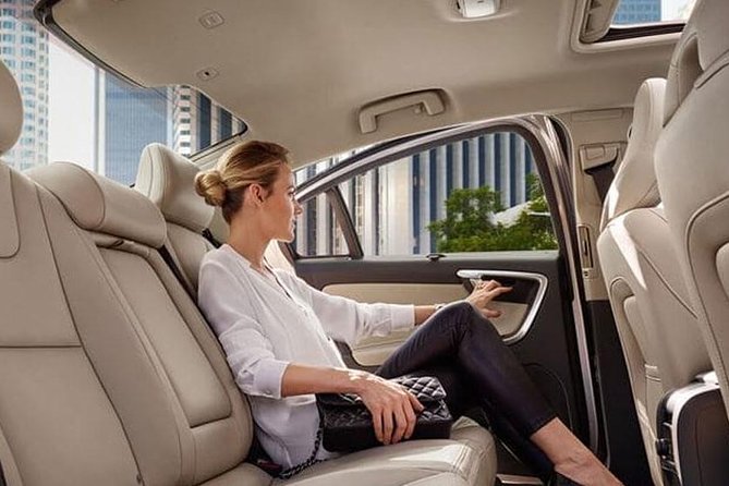 Private Transfer:- Toronto Pearson Airport to Waterloo Black Car Service - Pickup and Meeting Points