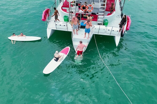 Private Yacht Charter Chicafun3 Waterslides All Inclusive - Meeting and Pickup Arrangements